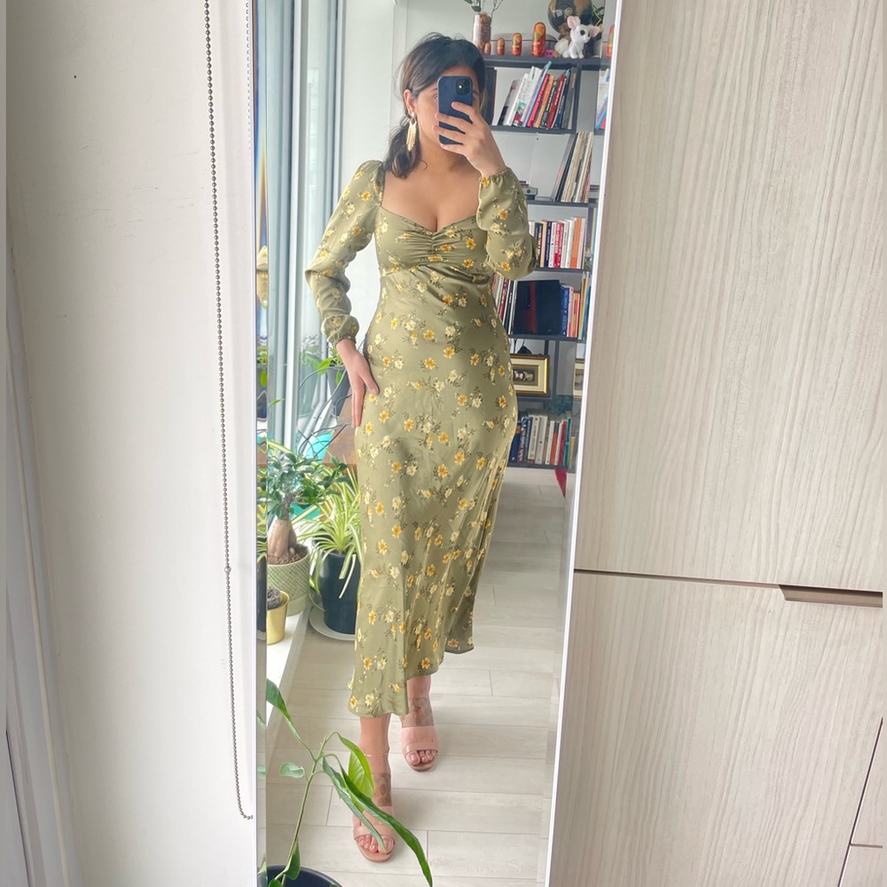 GREEN FLORAL SILK DRESS FROM PARK AND FIFTH SIZE SMALL